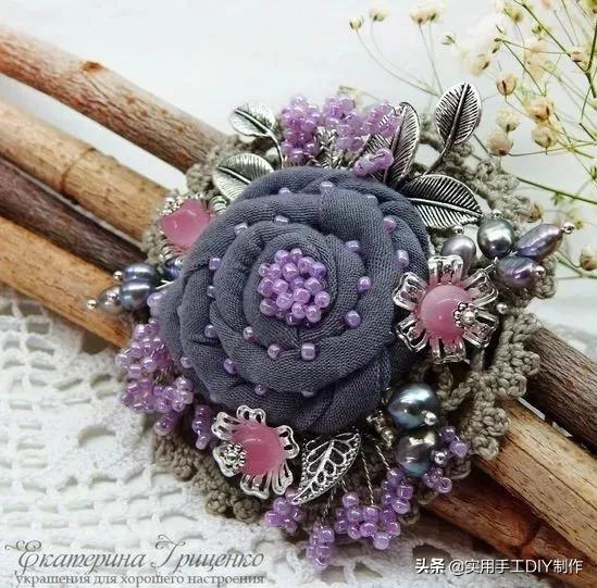 布艺玫瑰花的作品,花朵布艺作品