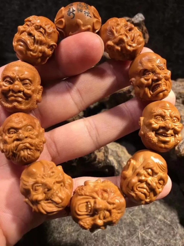 一串漂亮的橄榄核雕是怎样制作出来的，全程揭秘！来看看吧!