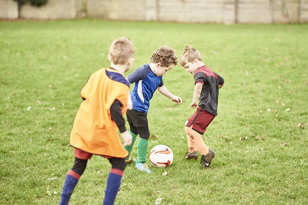 男娃多大年龄会“停止长高”呢？十几岁还没到170，多半就不长了