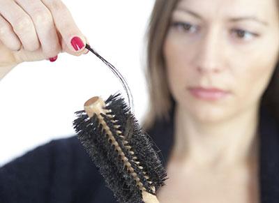 早上洗头与晚上洗头哪个危害更大,洗头的正确顺序三天都不用洗头