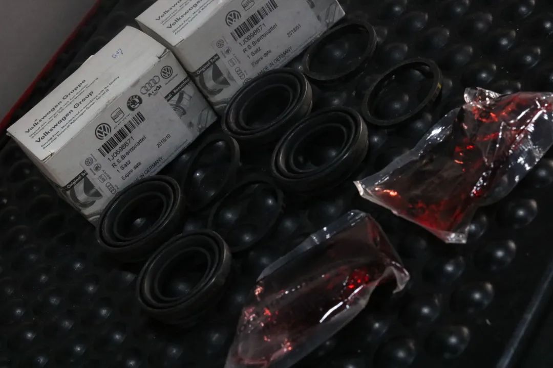 怪兽搞老车：翻新一辆残破生锈的柴油版奥迪A6，翻新后变新车