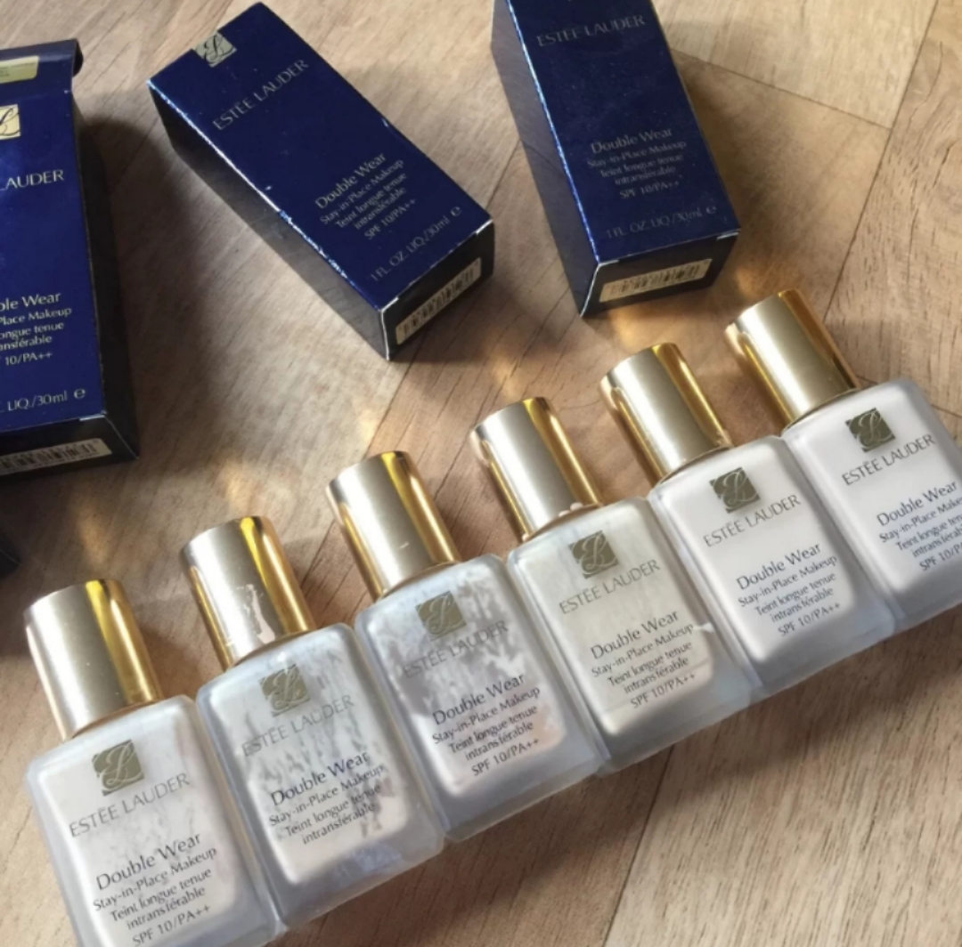 雅诗兰黛dw粉底液浮粉脱妆严重,雅诗兰黛dw粉底液怎么上妆不浮粉