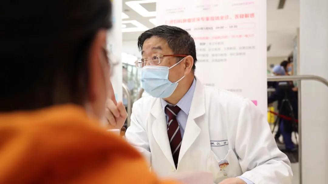 女性肚子变大都是肥胖？NO！腰围增大、吃不下…这些症状该警惕！