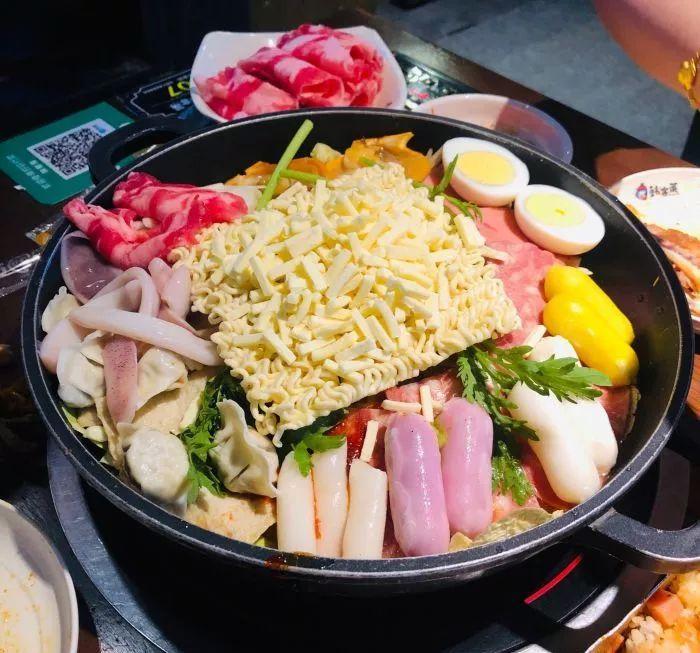 拔草打卡美食一条街,拔草各大美食品牌