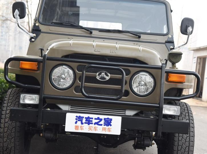 越野圈公认的三款老炮车型,手动挡、手摇窗、手摇发动,212上榜