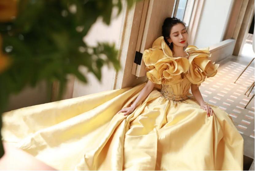 赵丽颖关晓彤穿戏装比拼,赵丽颖关晓彤高定