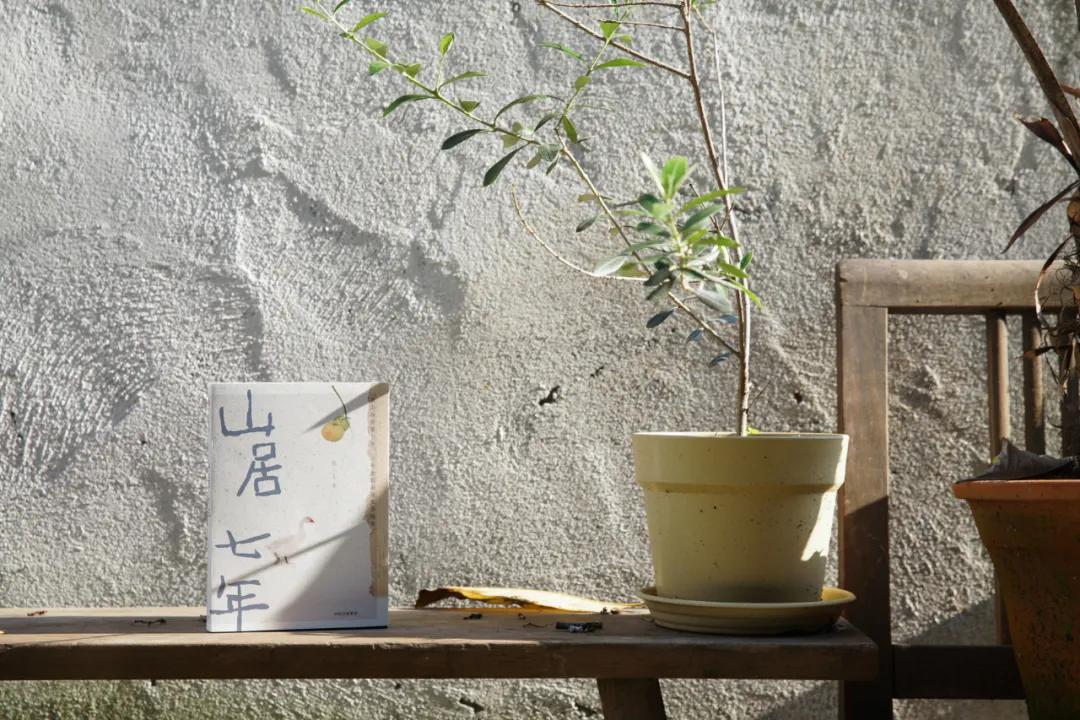 33岁小伙住在山洞四年,33岁的小伙曾在山洞生活了几年