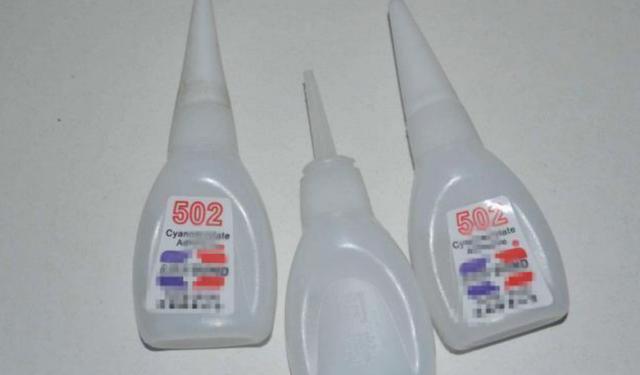 三岁宝宝误将502滴入眼中,宝宝误把502滴入眼睛