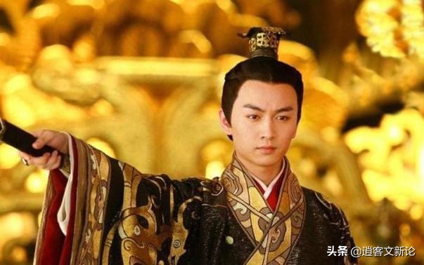 皇帝刚去世，13岁太子就将魔爪伸向了后妈，却意外成就一明君