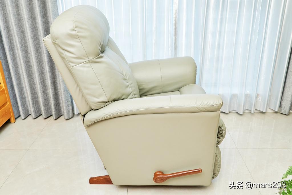 躺平也要舒适惬意，LAZBOY乐至宝功能单椅给你家中的小确幸