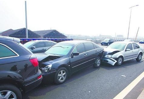 车后面贴的壁虎会掉吗,车后粘壁虎有什么说法