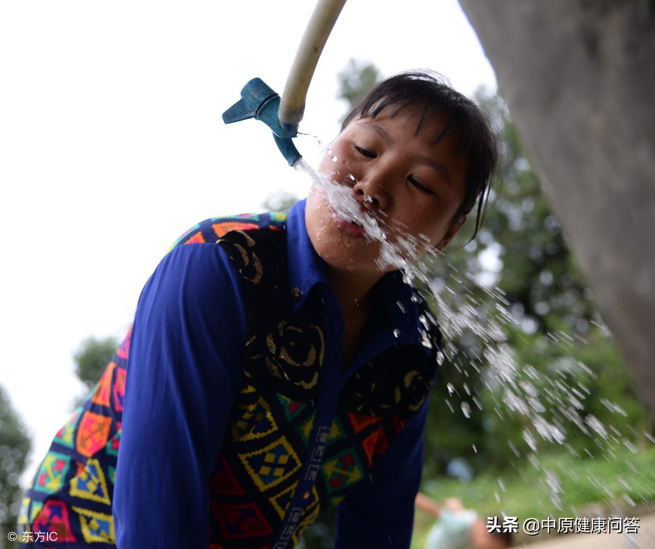 13岁女孩尿床怎么处理,13岁女孩尿床原因是什么呢