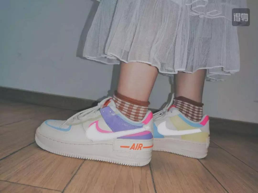 估值10亿美元的炒鞋平台“毒”APP，改名“得物”想转型做这个？