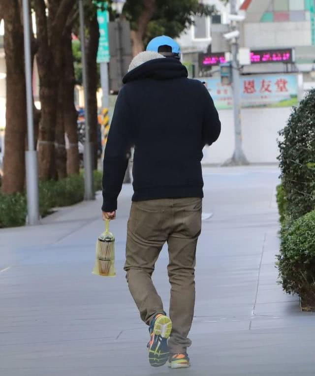 性感女神舒淇情史混乱，因拍大尺度片遭男方家长嫌弃终遇老实人