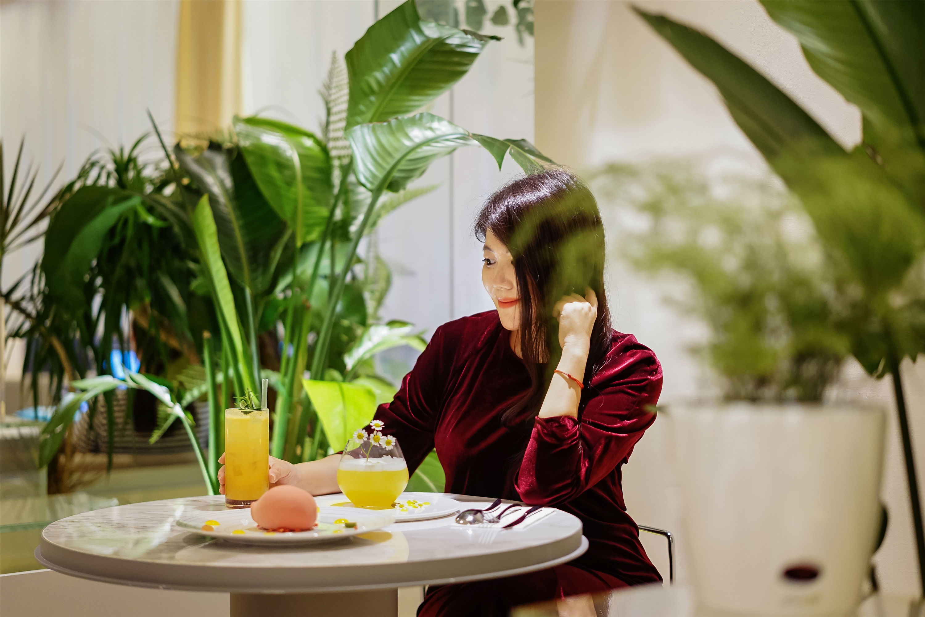 北京王府井又多了间超高颜值茶聚场，超现实主义印象派茶园