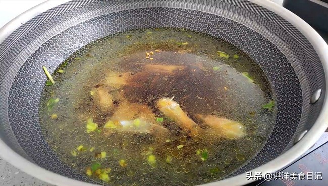 包馄饨剩下的皮怎么炸好吃,馄饨皮除了包馄饨还能做什么小吃