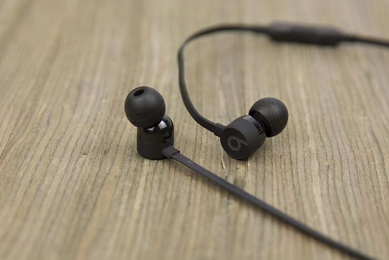 华为耳机freebuds2与荣耀蓝牙耳机,最新性价比高的蓝牙运动耳机