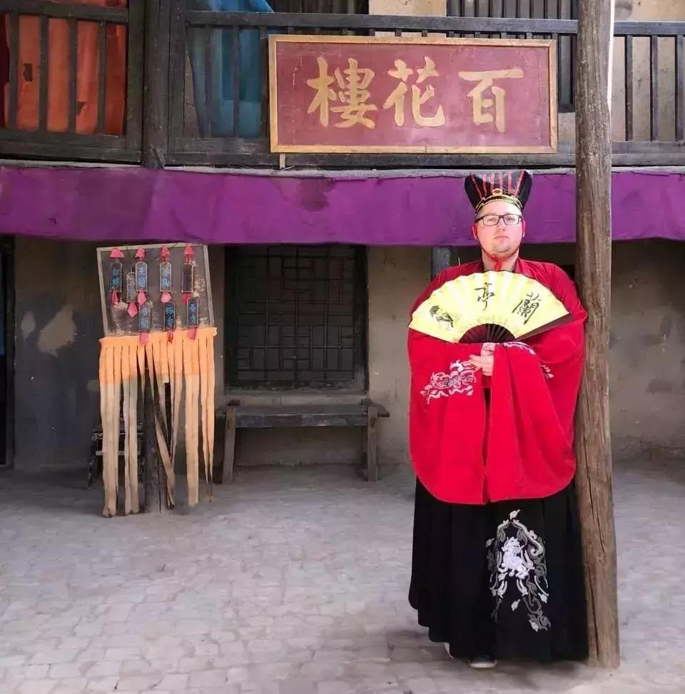 中国网红跟外国网红哪个赚钱,外国网红也赚钱么