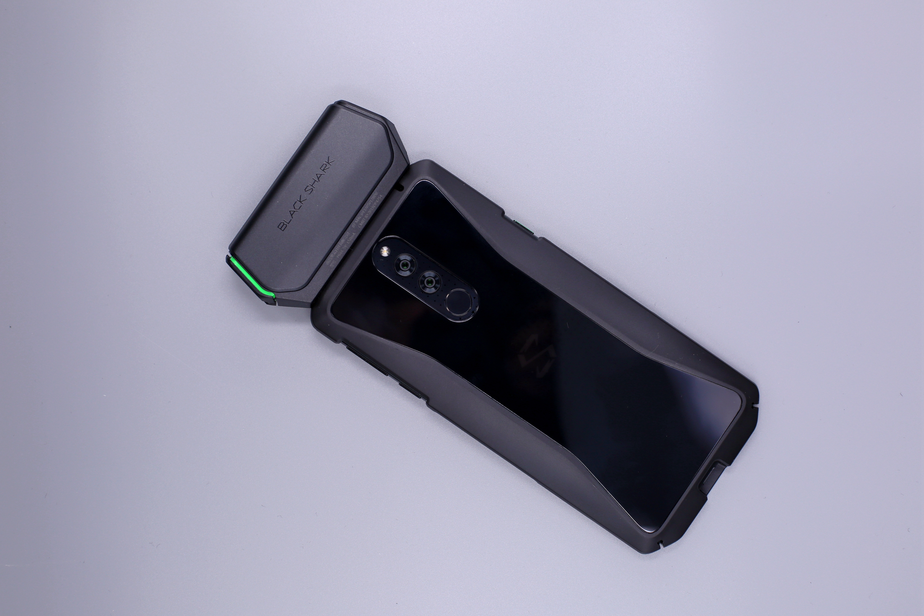 黑鲨游戏手机2.12.5,黑鲨游戏手机2代黑鲨helo