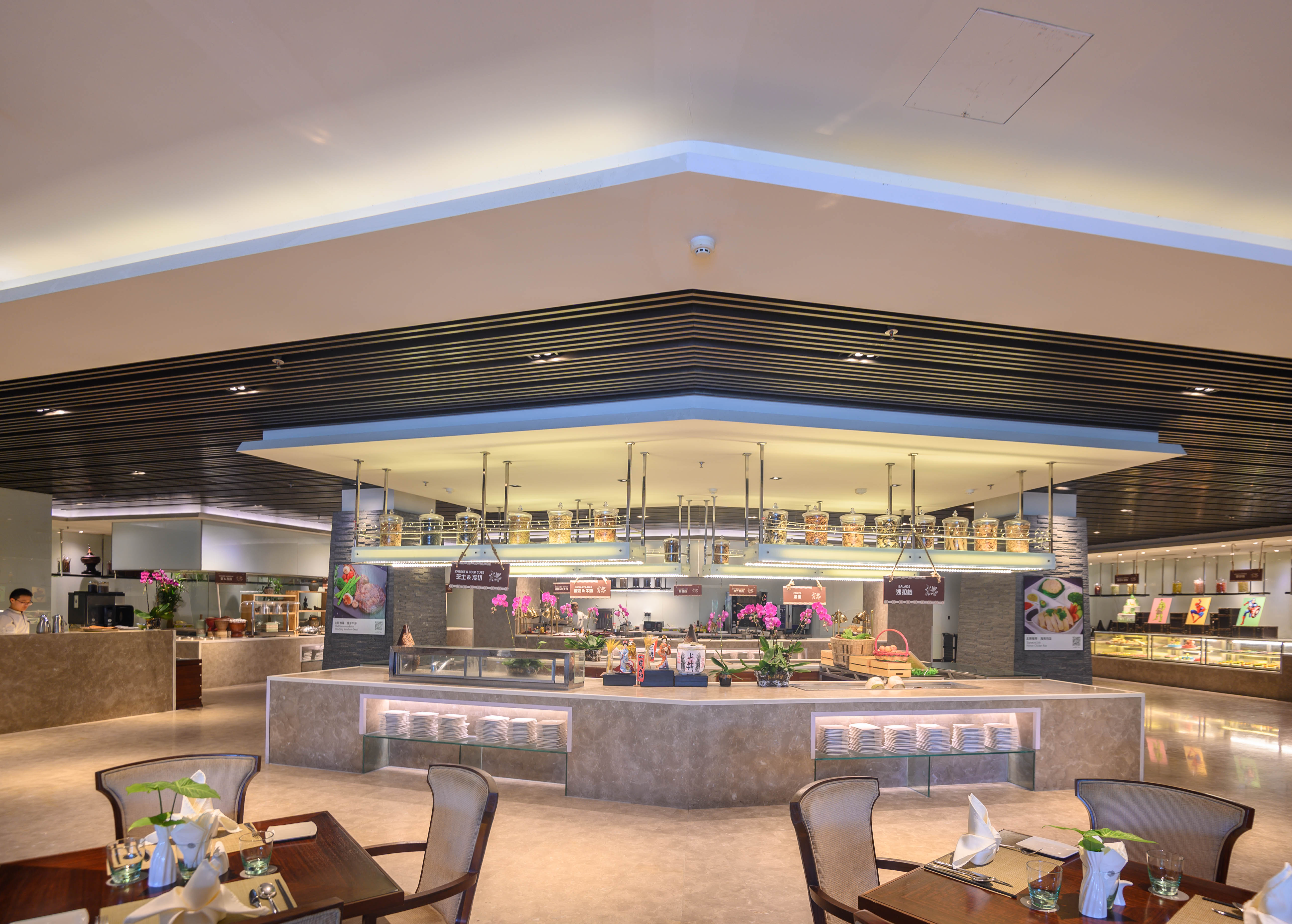 夏天的三亚海边有多热,三亚的夏天比广州和深圳都要凉快