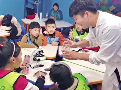 星报小主播走进海洋世界探寻深海秘密大开眼界