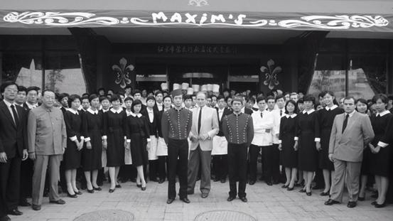 皮尔卡丹新中国,皮尔卡丹进入中国