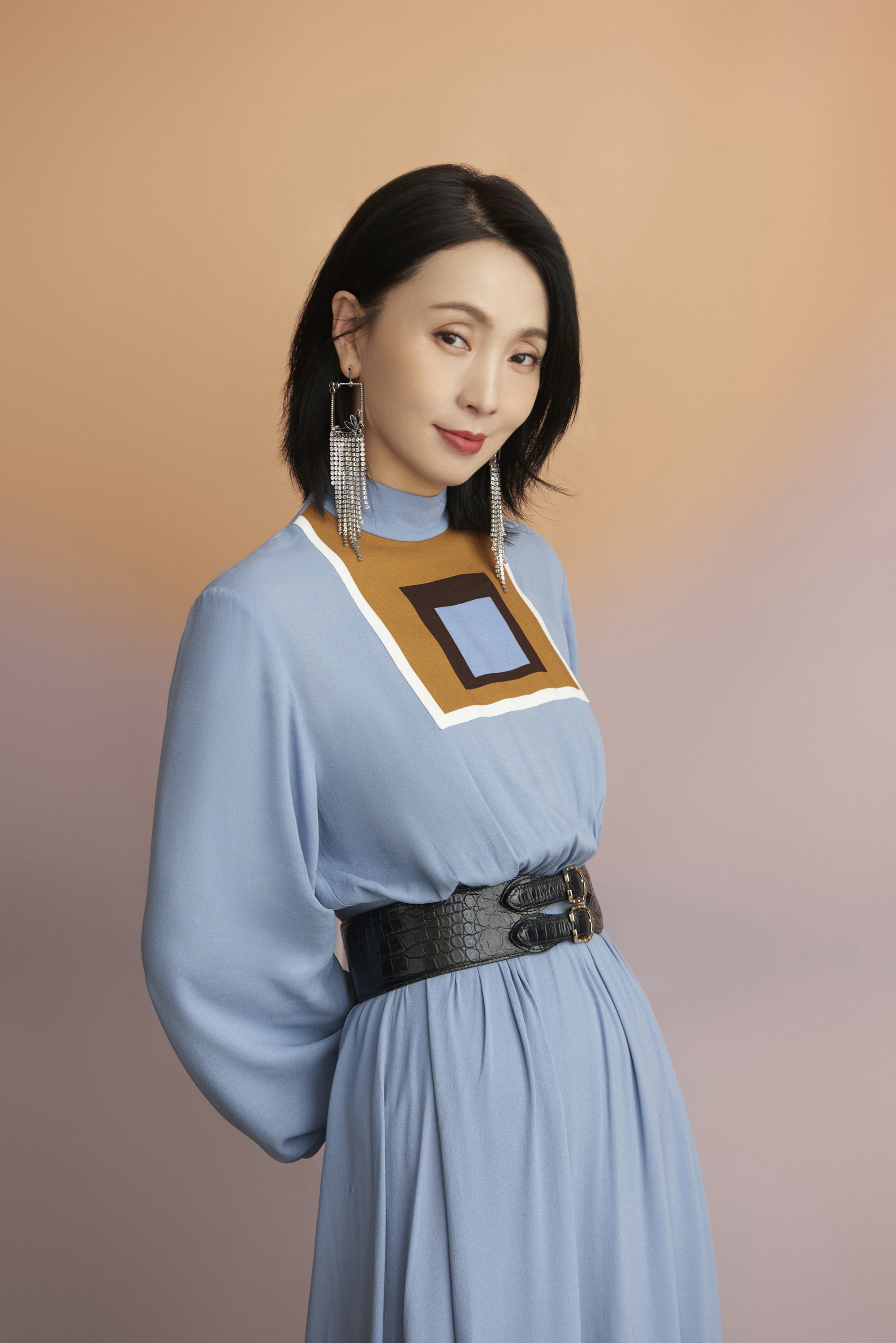 陶虹绿色丝绒小孩西装 (陶虹末代皇帝红裙)