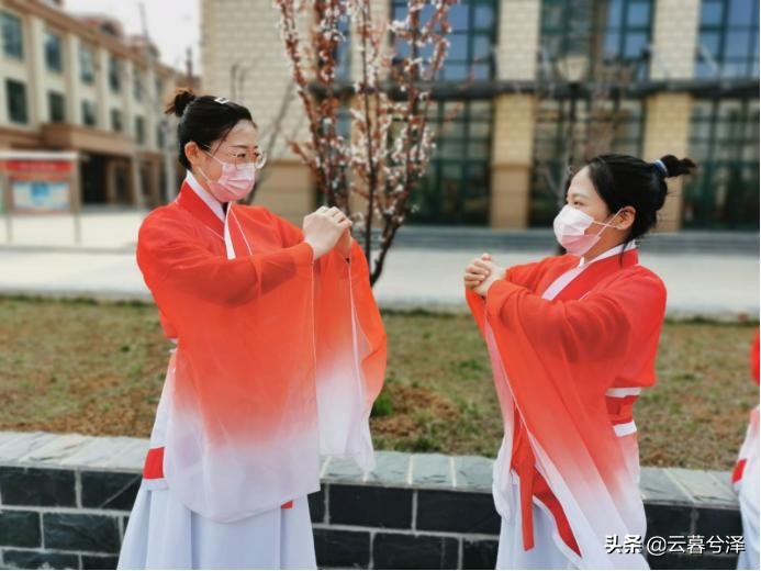 作揖和拱手礼的区别是什么,作揖和拱手哪个礼貌好