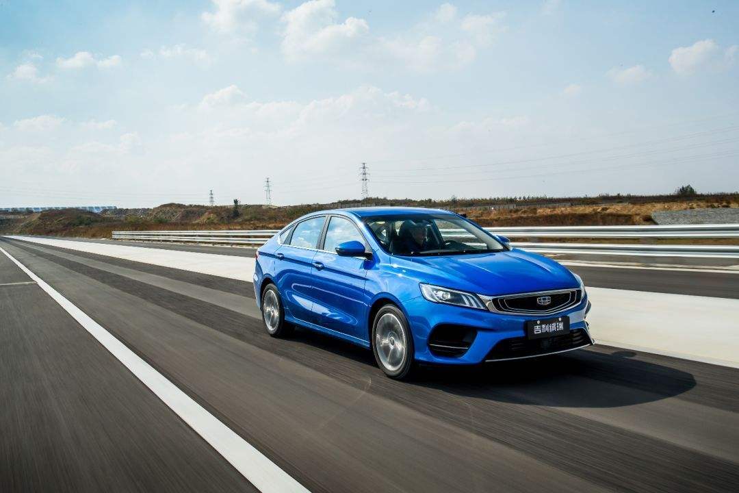 1.5排量跑高速120不到2000转,1.3排量100时速3500转正常吗