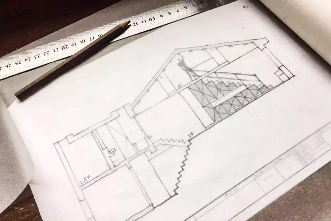 上海一家五口，11年不用开空调、不烧热水，每月电费只花几十块