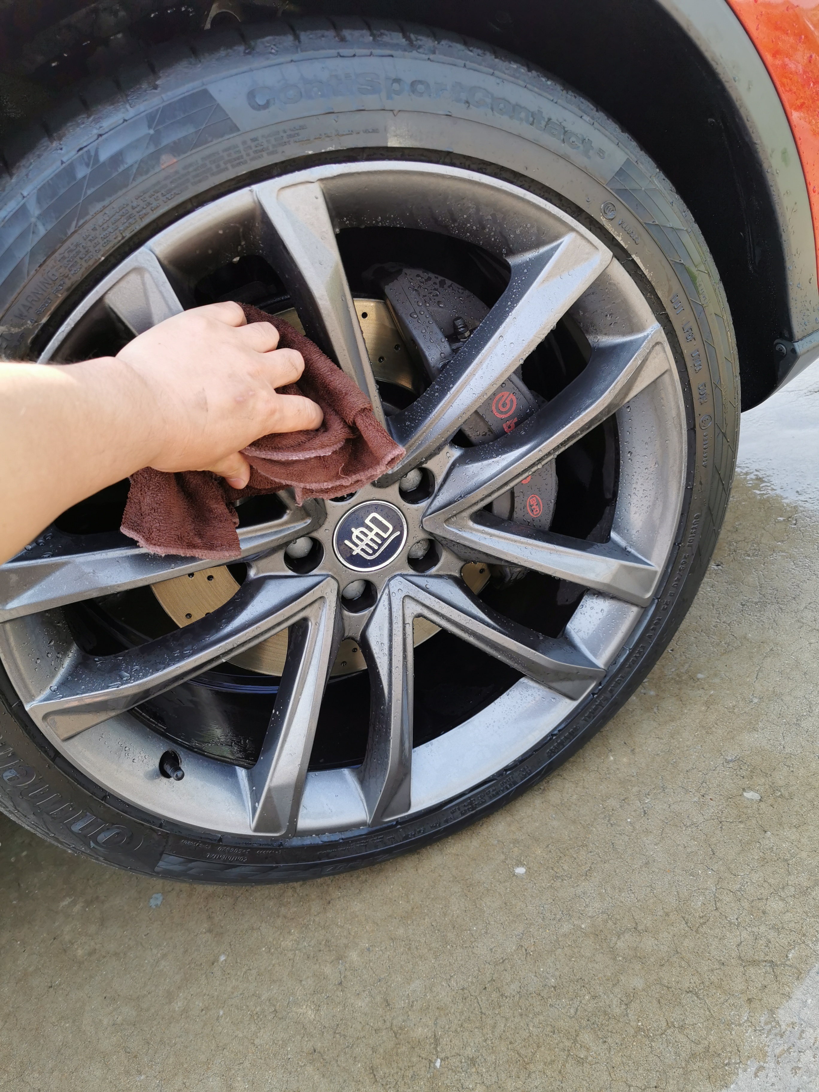 全新一代唐2万公里刹车片磨完了,比亚迪唐刹车盘多久更换一次