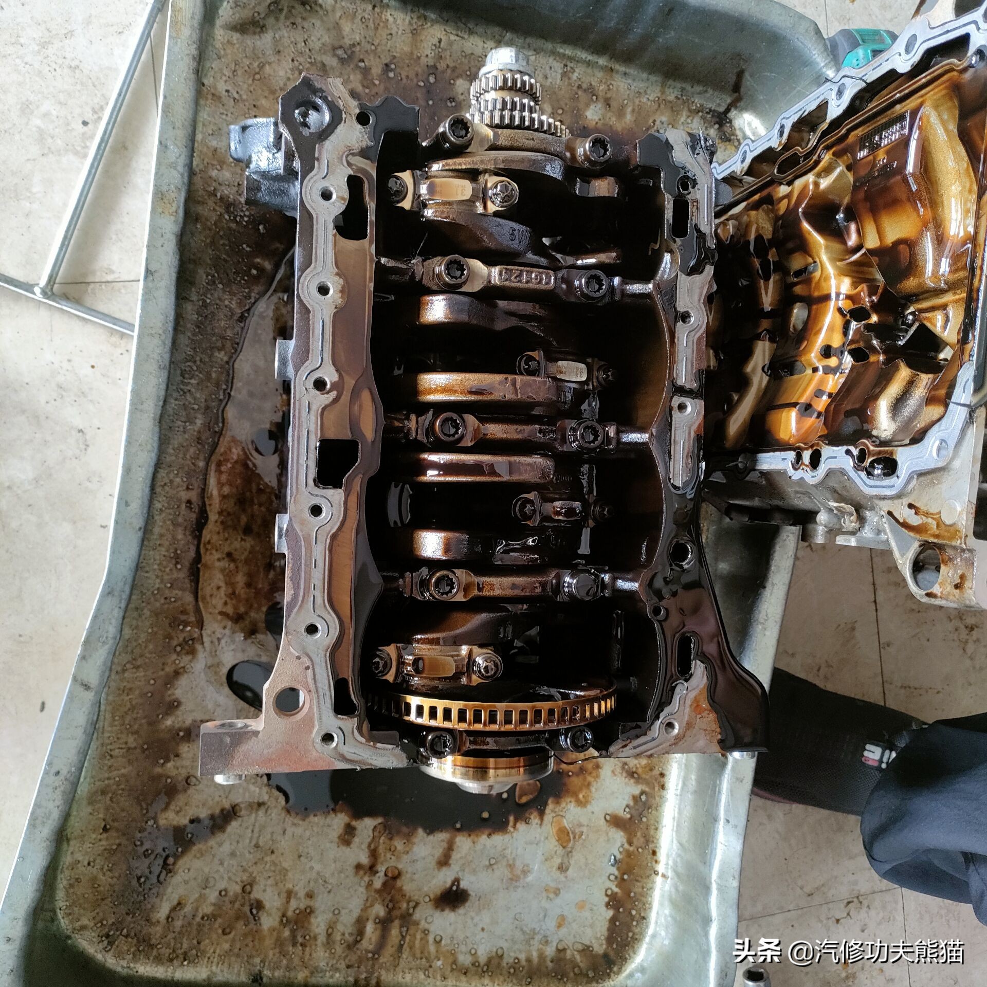 奥迪q5烧机油值不值得买,2015款奥迪q5舒适型烧机油