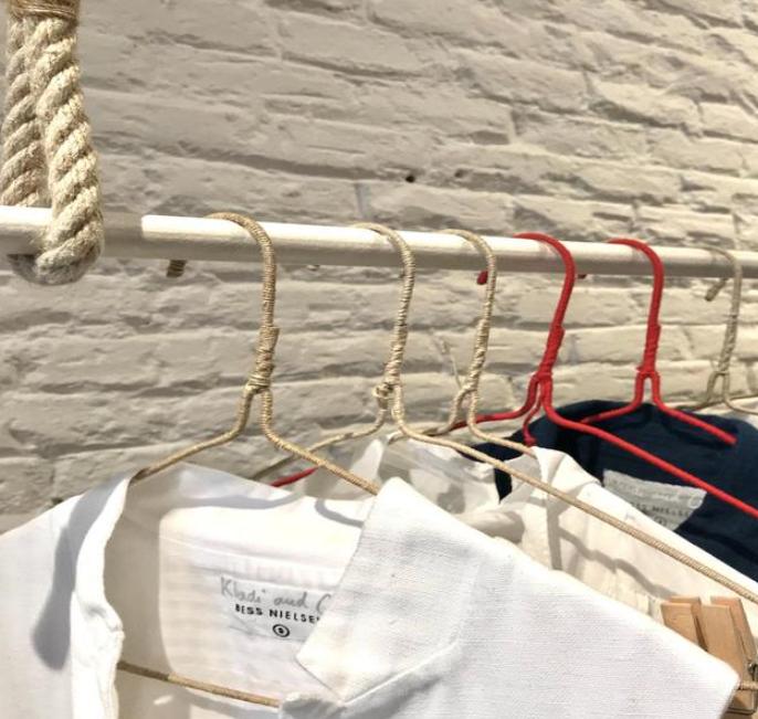 教你一招如何把旧衣架变废为宝,旧衣架别扔教你几招生活小窍门