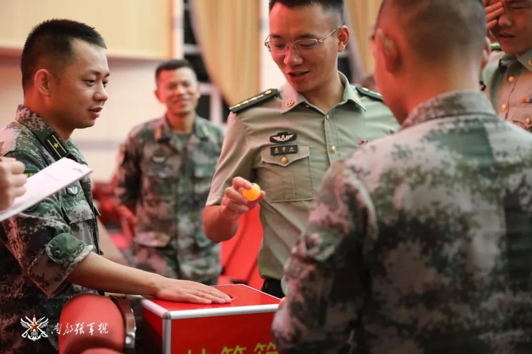 这个旅优秀“四会”政治教员比武秀出一波“新操作”