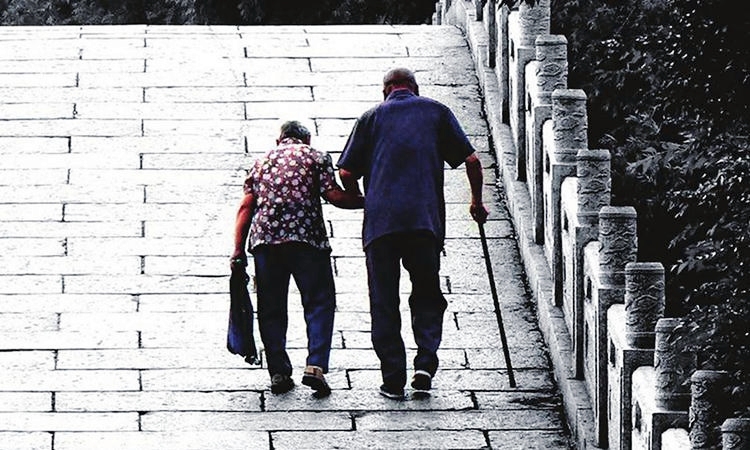 腰痛，转侧不利，中医如何辨痛治腰？