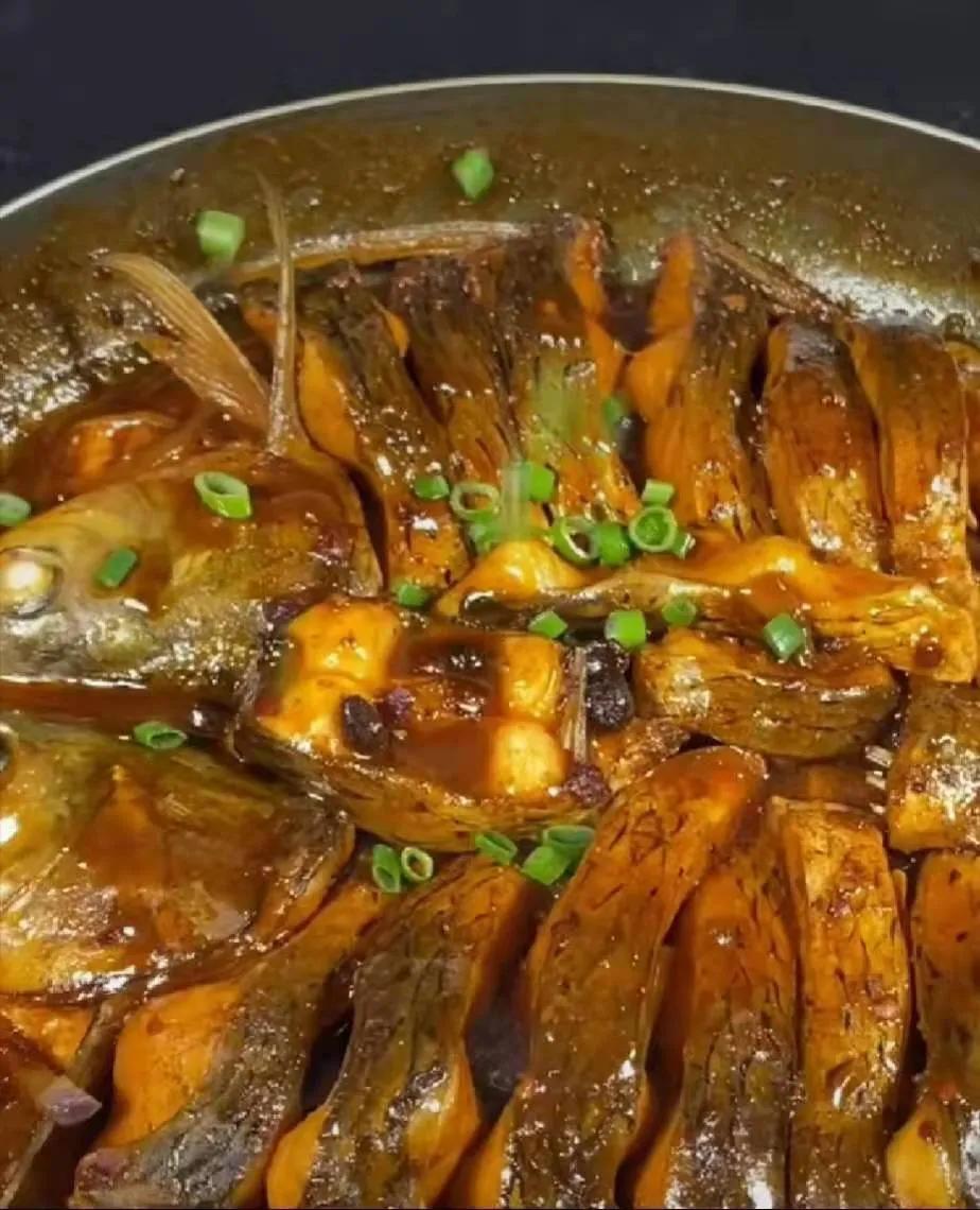 不用油的啤酒炖鱼,油炸啤酒炖鱼做法