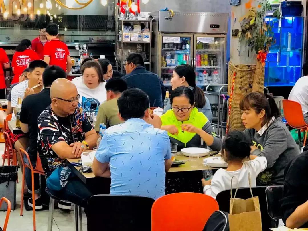 南京夜宵美食推荐必吃,南京三条巷宵夜雪菜肉丝面