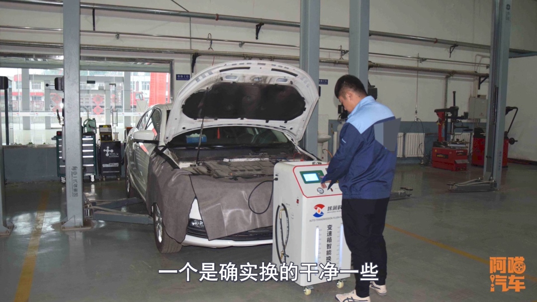 变速箱油手工换还是循环机换,换变速箱油重力换还是循环机换