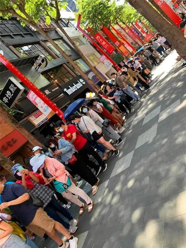 开奶茶店的不止王俊凯！为什么明星都钟爱开一家奶茶店？