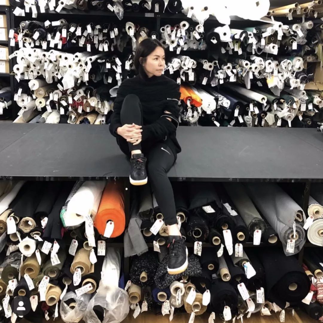 因为做家庭主妇太无聊，于是她创立了Sacai……