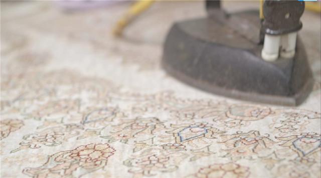 编织一块一块的拼接地毯视频,十分钟教你编织圆形地毯