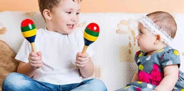 不懂音乐怎么给孩子做音乐启蒙？几招教你培养出小乐童