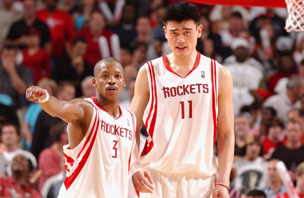 弗朗西斯替姚明出头事件,弗朗西斯为什么被暴扣