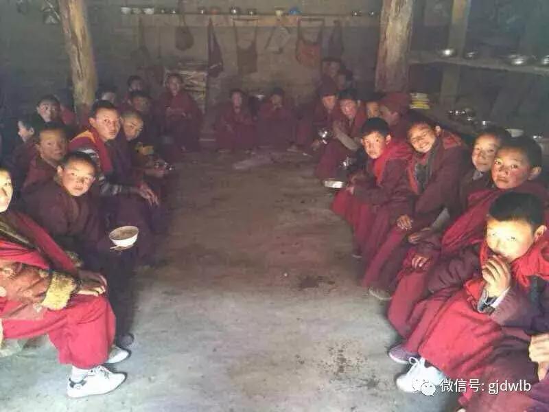 这些照片背后有什么故事,这些照片背后的心酸