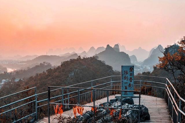 一条旅游路线打通欧亚,一条沿中国边界自驾游的路线