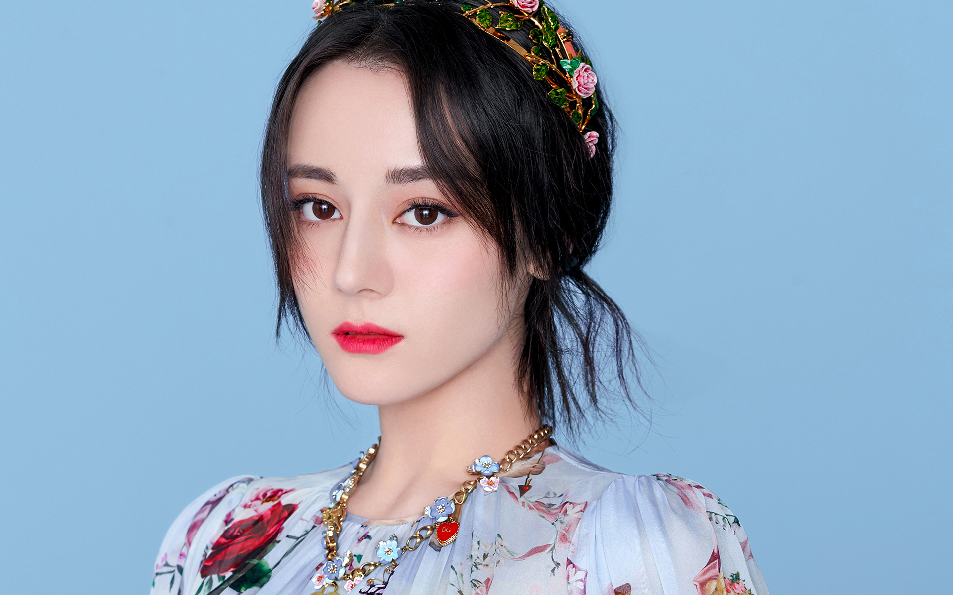 郎朗妻子吉娜身高不输明星,郎朗妻子吉娜被网友称身材好又美