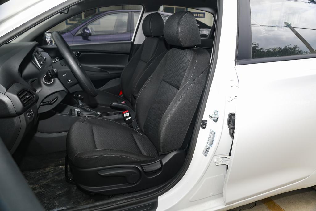 性价比高外观漂亮车,悦动性价比最高的一款