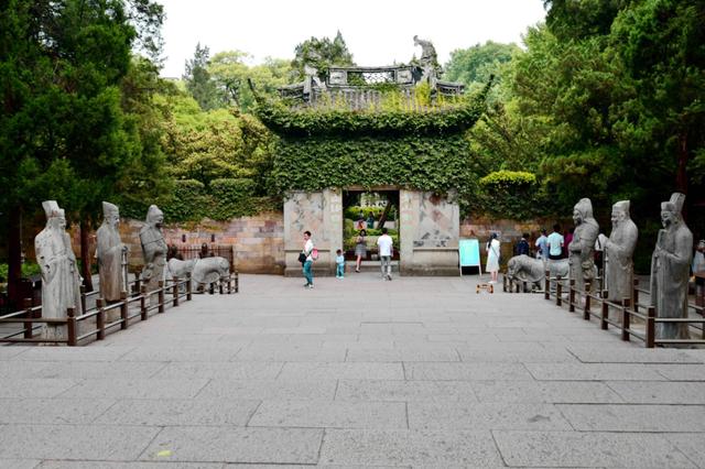 岳飞武穆遗书岳家拳全套视频,岳飞的后人现在分布在啥地方