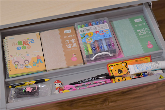 爱果乐学习桌椅调整方法视频,爱果乐儿童学习桌椅怎么搭配