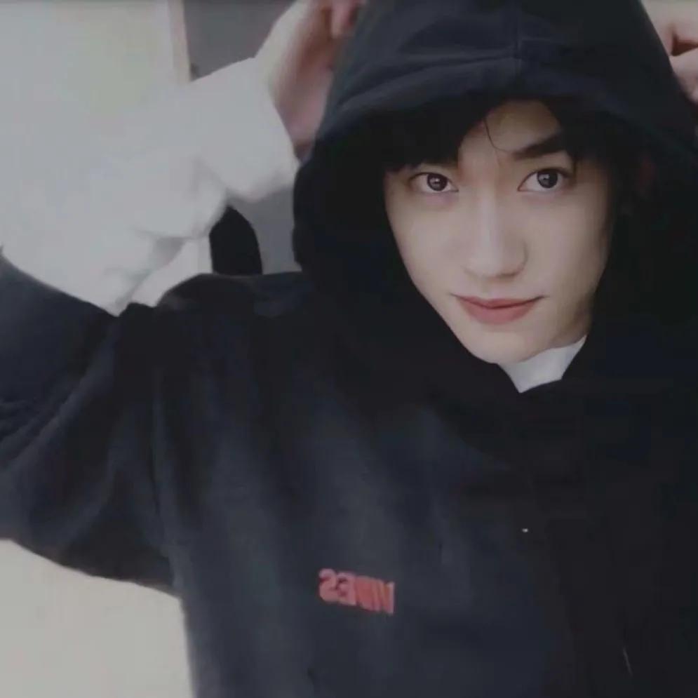 找好看高清的爱豆头像,那些爱豆头像都是在哪来的